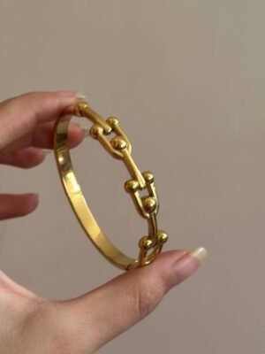 سوار مميز a